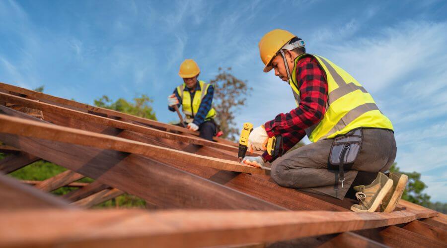 Professional gutter cleaning in Lansing, MN